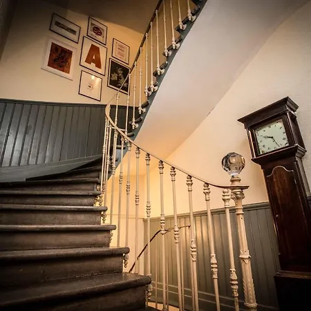 Townhouse Bed & Breakfast