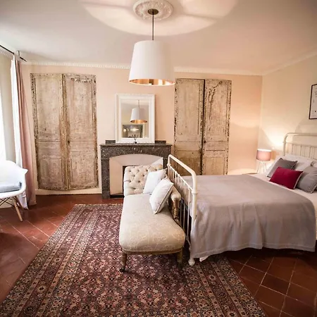 Townhouse Nocleg ze śniadaniem 4*