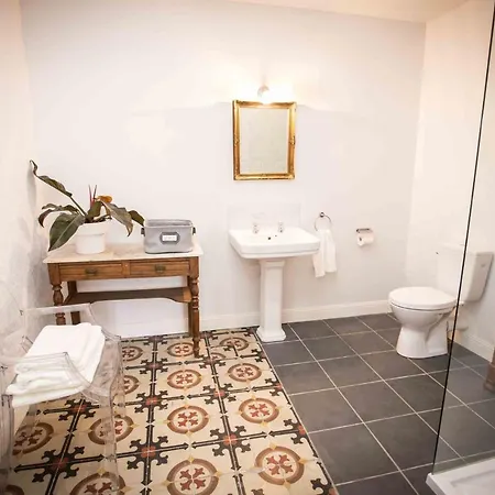 Townhouse Nocleg ze śniadaniem 4*