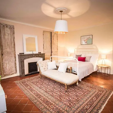 Townhouse Bed & Breakfast 4*